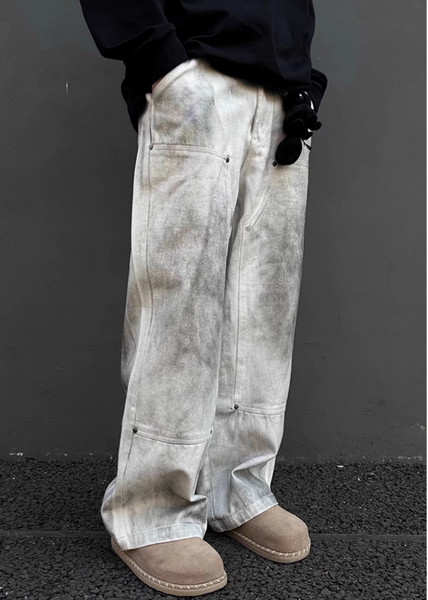 UNAPS FOG-WHITE SHADE PATCHY CARGO PANTS