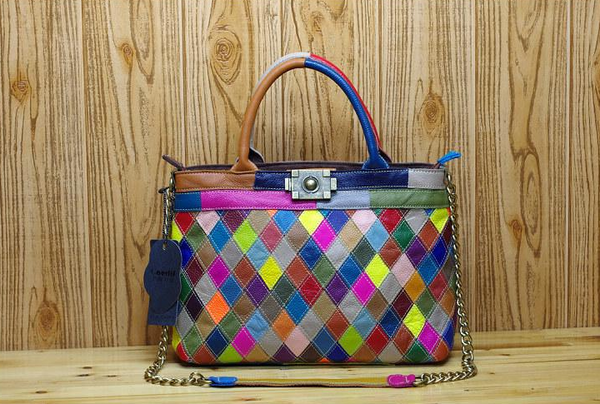 THE WOMANTIME RANILOX RETRO CONTRAST COLORS SHOULDER BAG WITH CHAIN - boopdo
