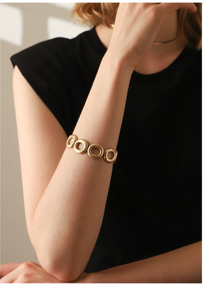 UZL DESIGN GOLD PLATED CUFF BRACELET WITH CIRCLE LINKS - boopdo