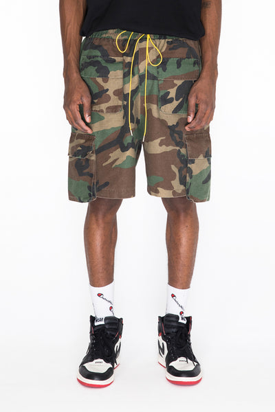 CHOE SLING WAIST CAMOUFLAGE MULTI POCKET CASUAL SHORT PANTS IN GREEN - boopdo