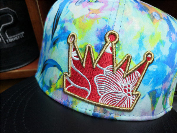 KING CROWN EMBOSSED LOGO SNAP CAPS IN MULTI COLOR - boopdo