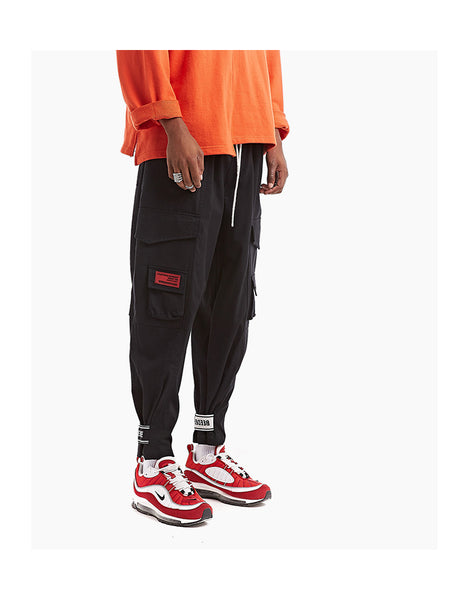 YOPPO EVOLUA MULTI POCKET TAPERED SWEATPANTS IN BLACK - boopdo