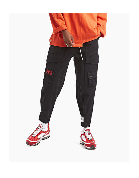 YOPPO EVOLUA MULTI POCKET TAPERED SWEATPANTS IN BLACK - boopdo