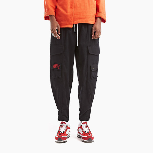 YOPPO EVOLUA MULTI POCKET TAPERED SWEATPANTS IN BLACK - boopdo