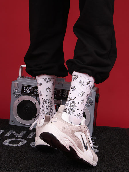 ZWILL UNIQUE ARTISTIC RAP STREET STYLE CASHEW SOCKS - boopdo