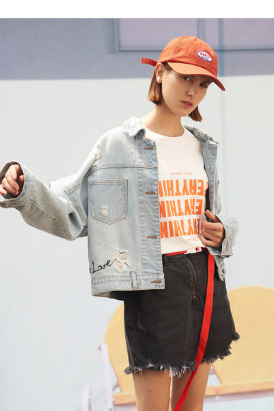 TOYOUTH LOGO AND LETTER PATCH DENIM GIRLFRIEND JACKET IN MID WASH - boopdo