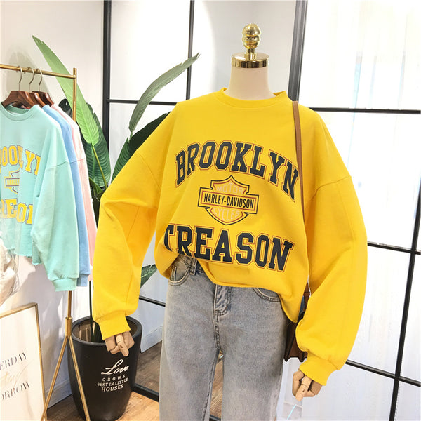 SIMDA RELAXED CROP SWEATSHIRT WITH BROOKLYN TREASON - boopdo