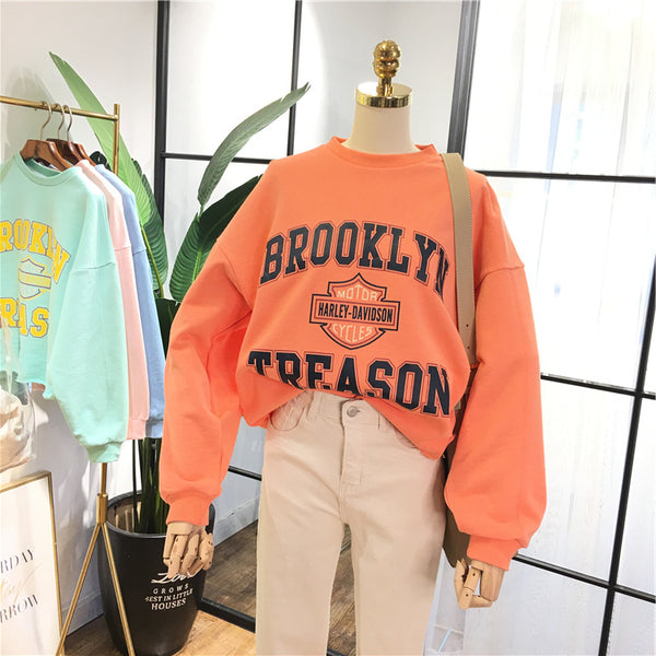 SIMDA RELAXED CROP SWEATSHIRT WITH BROOKLYN TREASON - boopdo