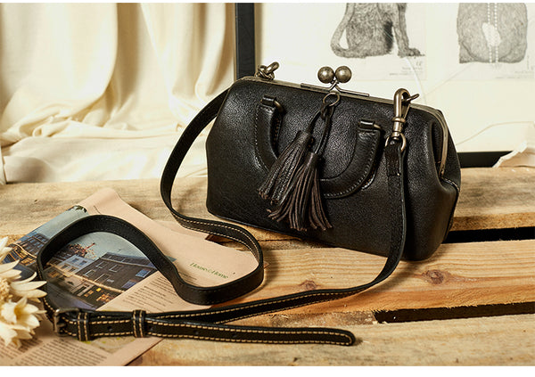 ARTKA VINTAGE INSPIRED LEATHER CROSS BODY BAG IN BLACK - boopdo