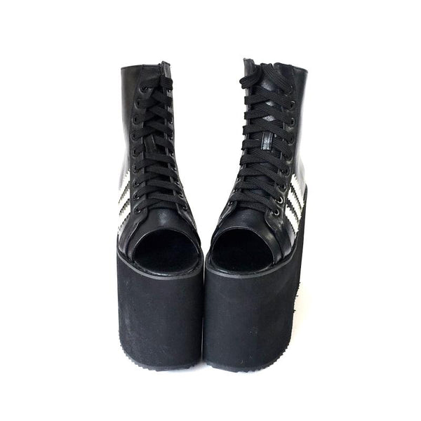 MOMO GOTHIC KAYCE STYLE OPEN TOE PLATFORM SANDALS IN BLACK - boopdo