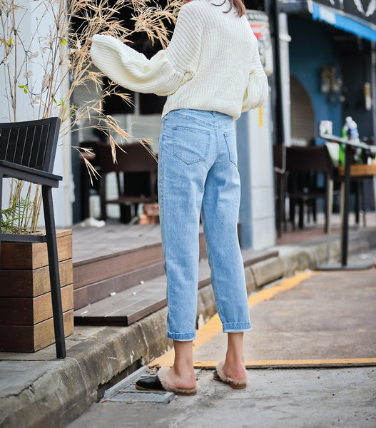 8GIRLS DESIGN FLORAL PATCH HIGH RISE MOM JEANS - boopdo