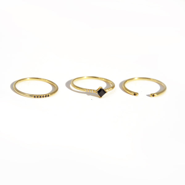 JELLY GIRL 18K GOLD PACK OF THREE RINGS WITH BLACK CRYSTALS - boopdo